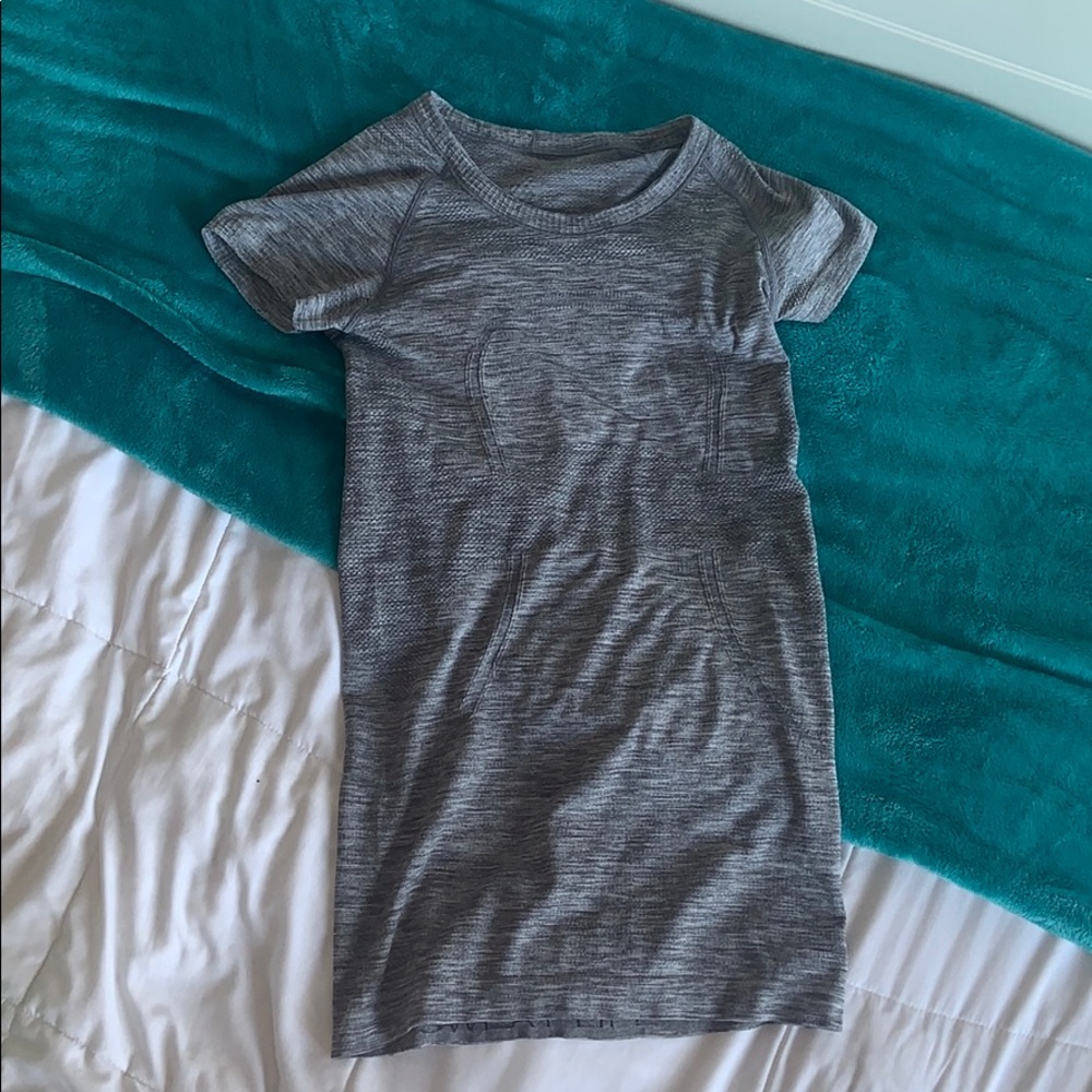 Grey swiftly tech lululemon shirt!
